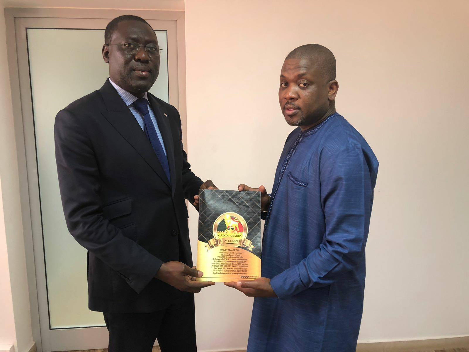 29249612_152781765393435_9178019797844099072_n